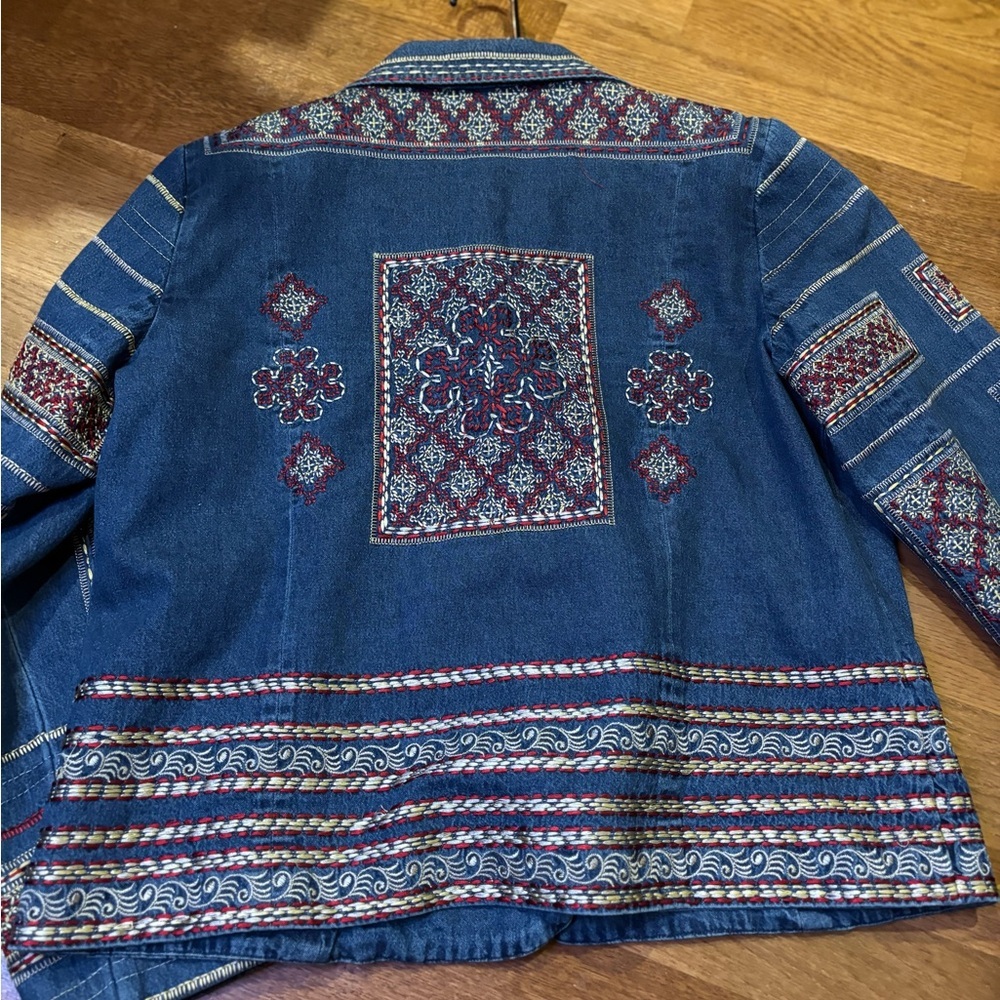 Coldwater Creek Embroidered Denim Jacket Women’s Large Boho Folk Festival - Picture 12 of 15